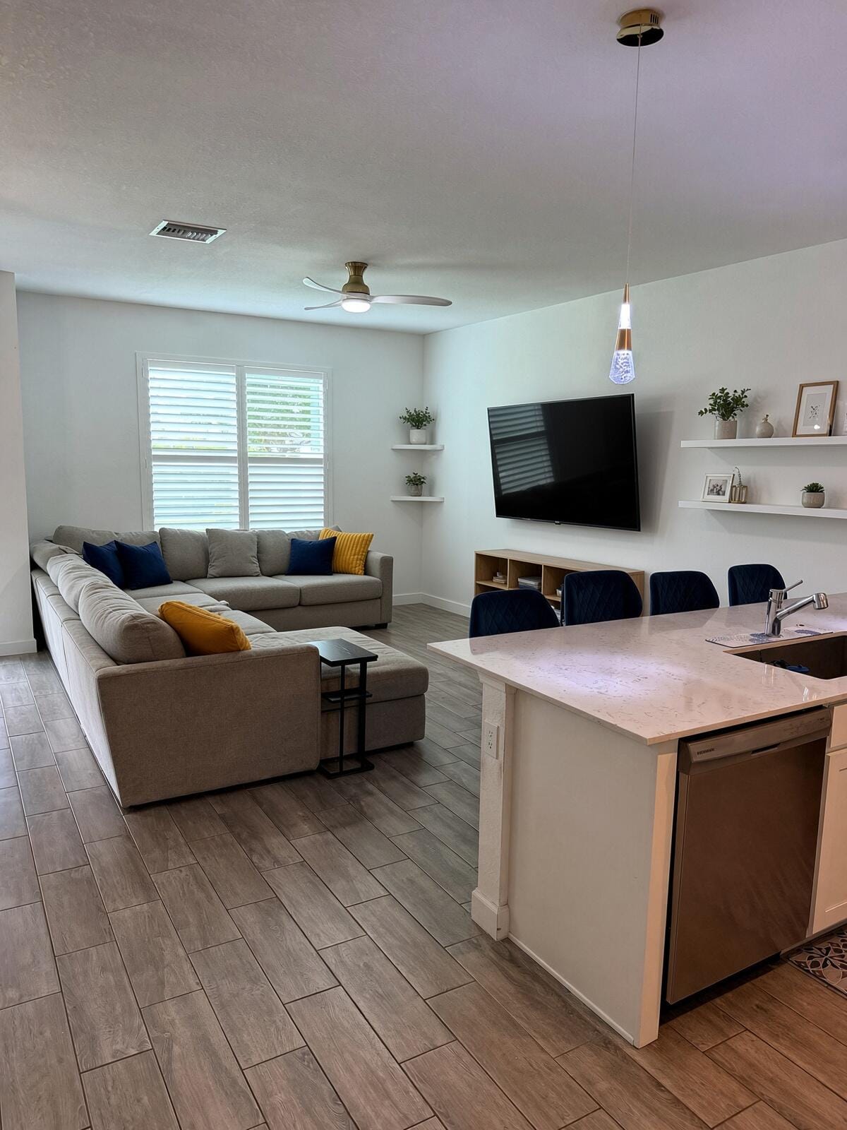 4180 Lagoon Shore Drive — photo 12