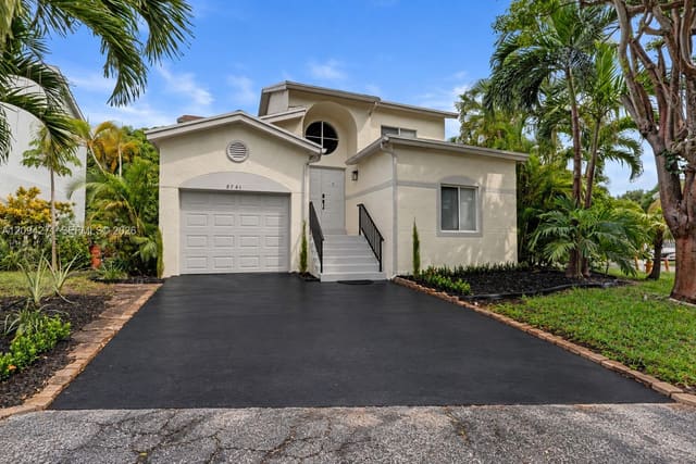 8741 SW 10th Street, Cinnamon Place V, Pembroke Pines, FL