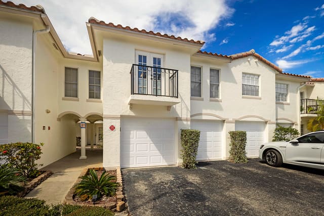 1105 Lake Shore Drive 205, Lake Park, FL 33403