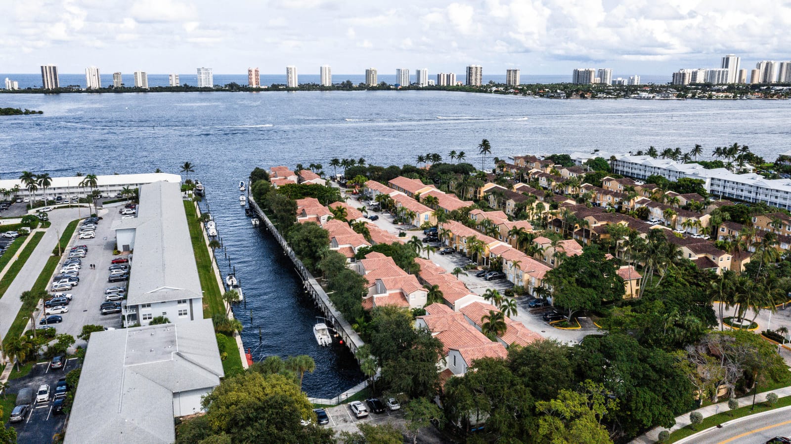 1105 Lake Shore Drive 205, Lake Park, FL 33403 photo 28