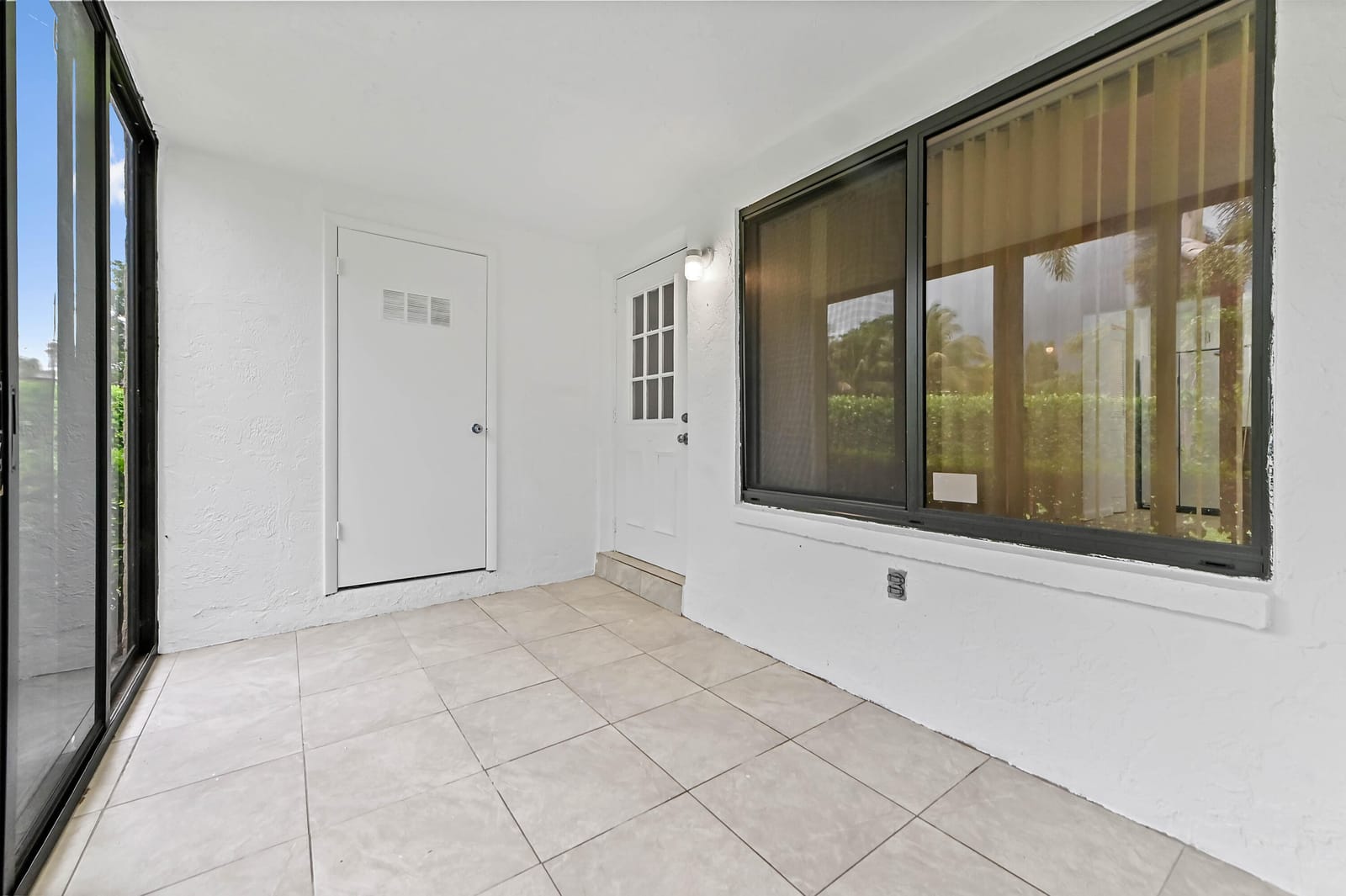 319 Knotty Pine Circle C-1 — photo 3