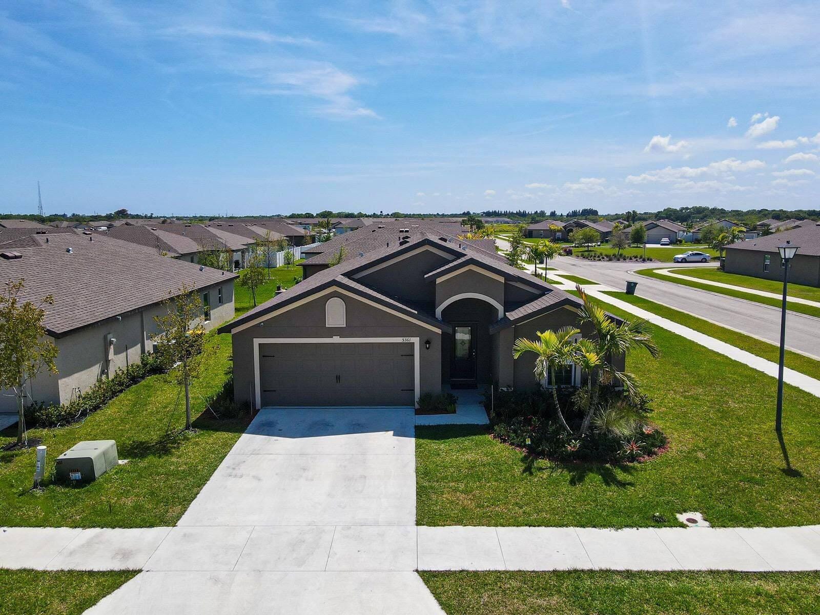 5361 IMAGINATION Drive, Fort Pierce, FL 34947 photo 2