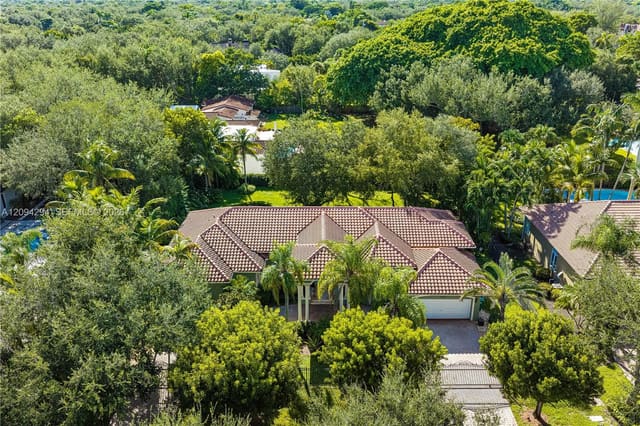 9504 SW 89th Place, Miami, FL 33176