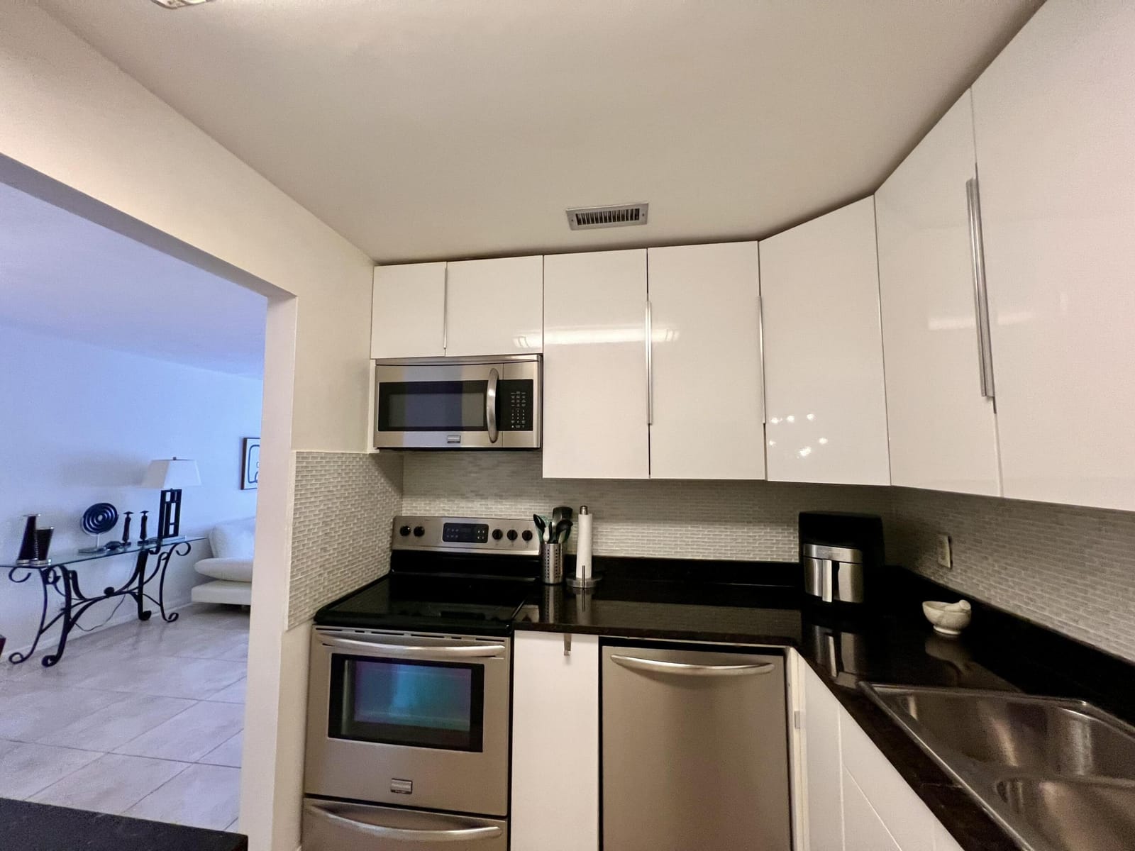 6421 BAY CLUB Drive 3 — photo 6