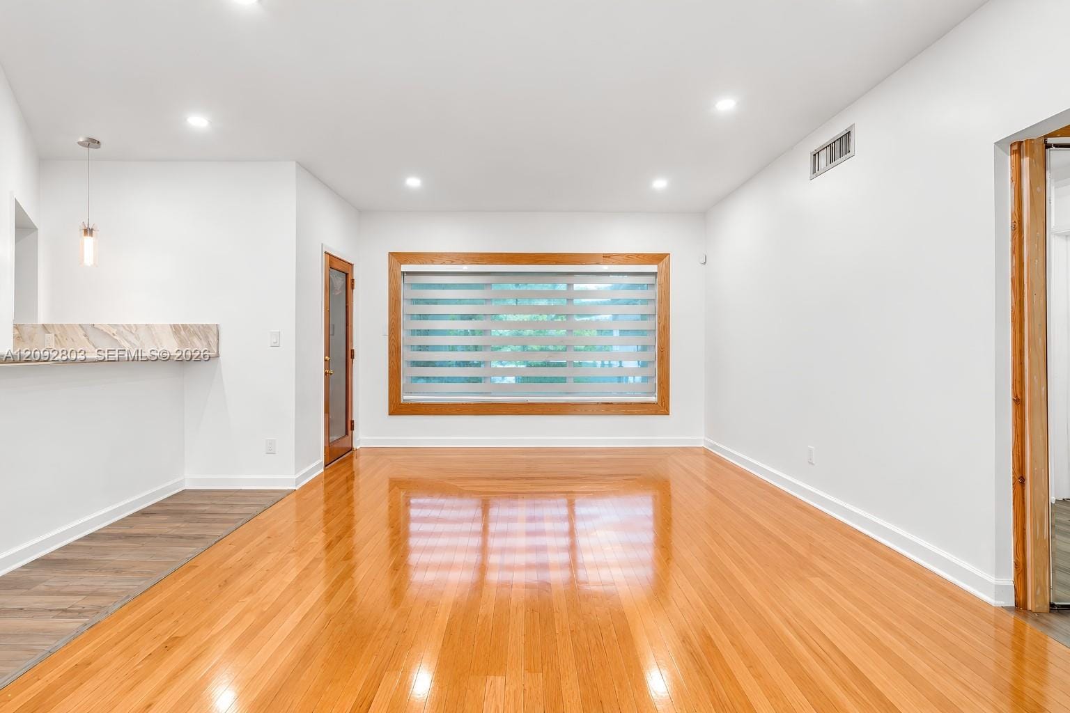 405 NE 150th Street — photo 7