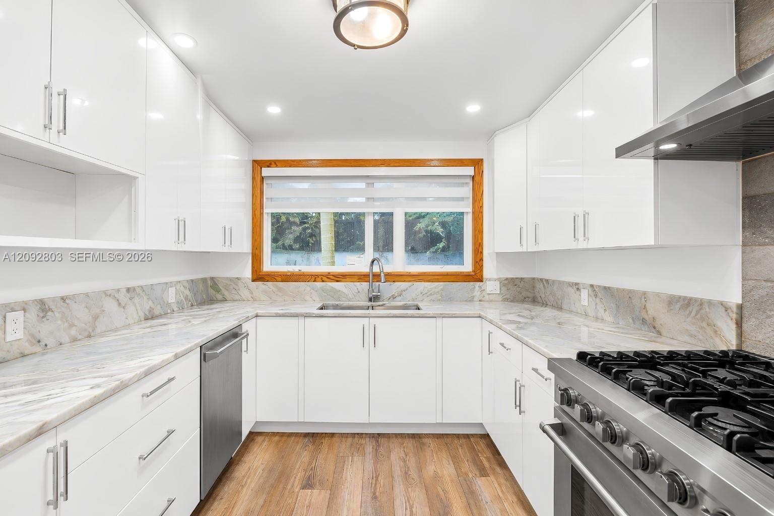 405 NE 150th Street — photo 10