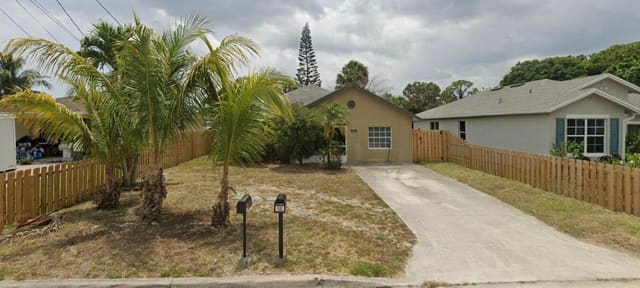 6774 4th Street, Jupiter, FL 33458