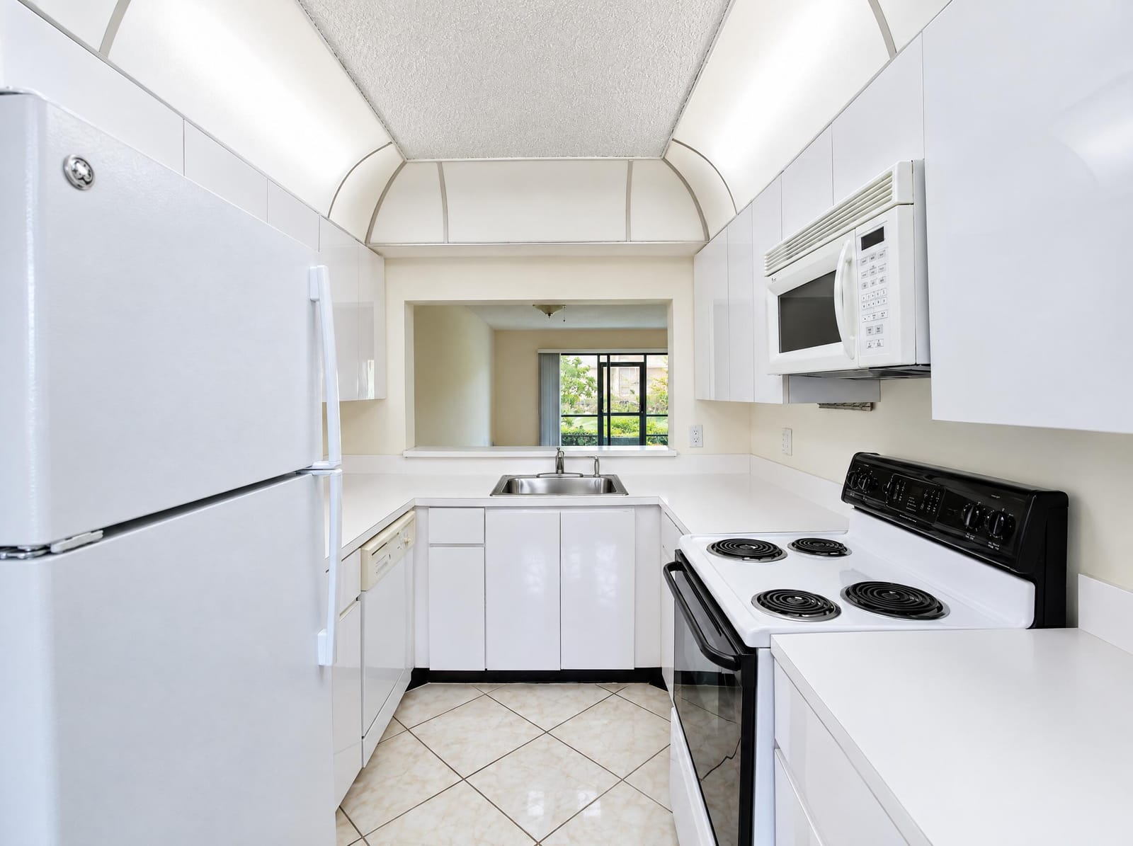 7915 WILLOW SPRING 1218 — photo 2