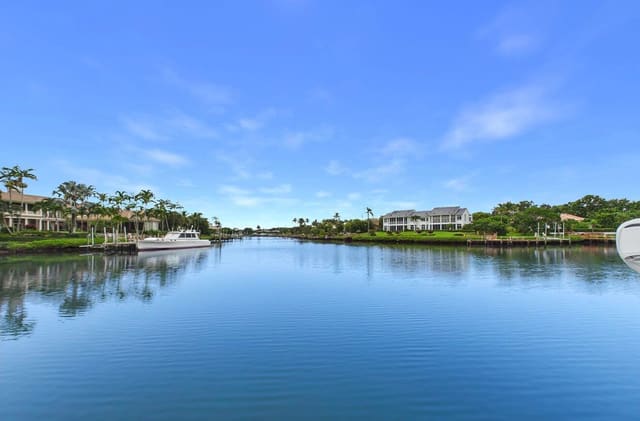 501 Captains Way, Jupiter, FL 33477