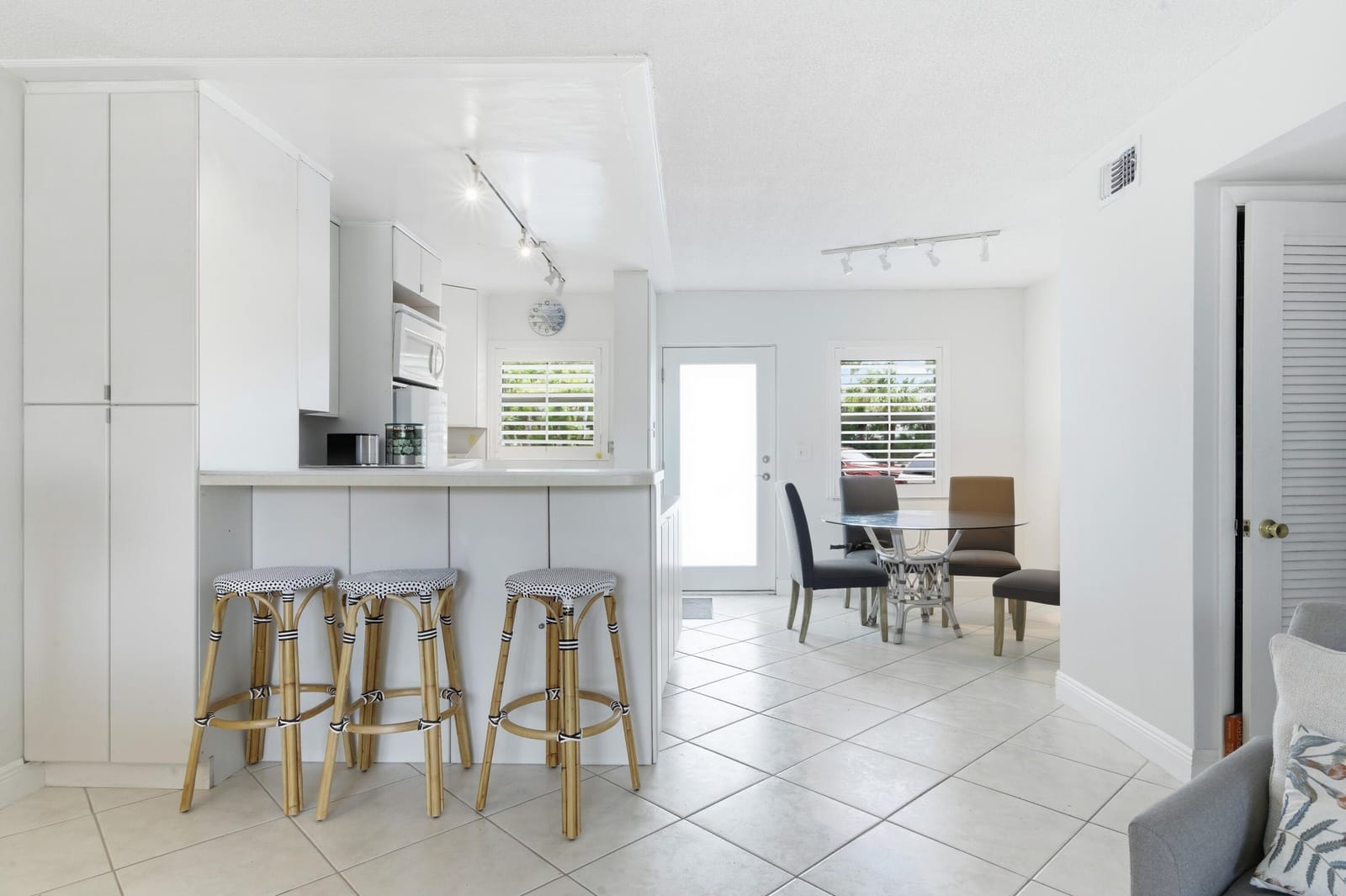 139 Sunrise Avenue 102, Palm Beach, FL 33480 photo 14