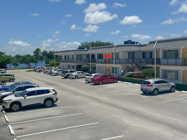 3240 Lake Osborne Drive 208, Lake Worth Beach, FL 33461