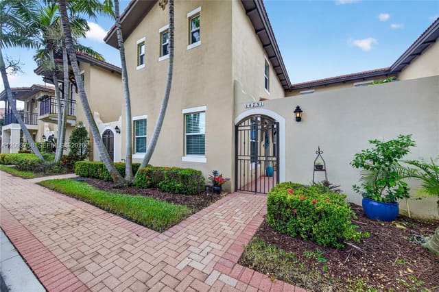 14731 SW 15th Court, Pembroke Pines, FL 33027