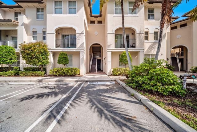 11603 NW 89th Street 213, Doral, FL 33178