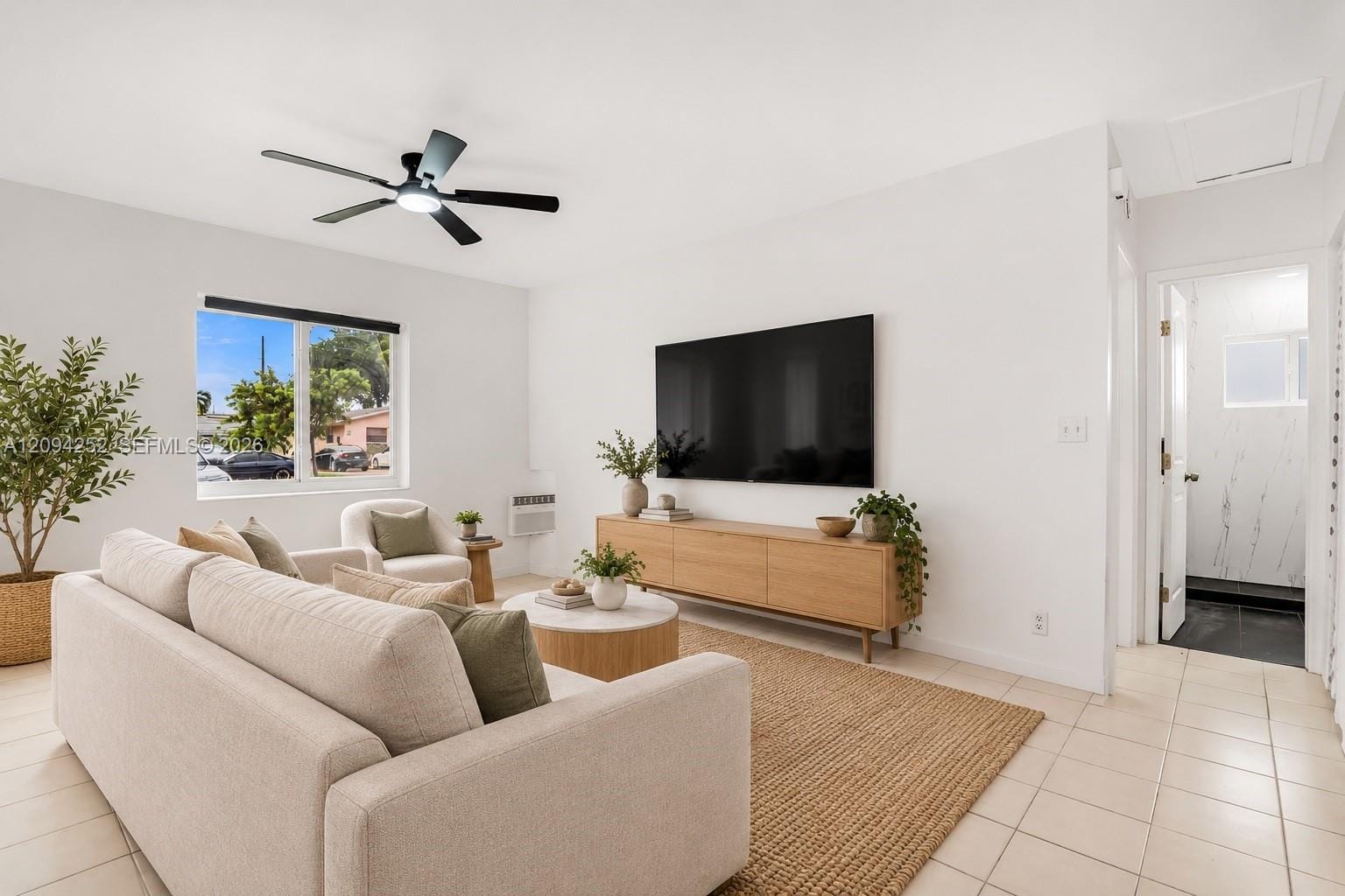 123 SE 2nd Avenue 1, Hallandale Beach, FL 33009 photo 2