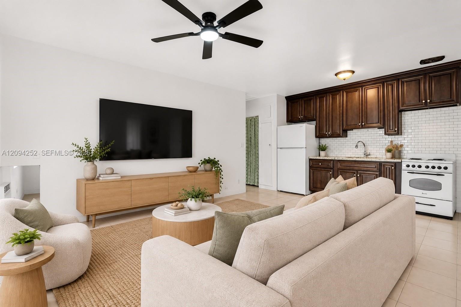 123 SE 2nd Avenue 1, Hallandale Beach, FL 33009 photo 3