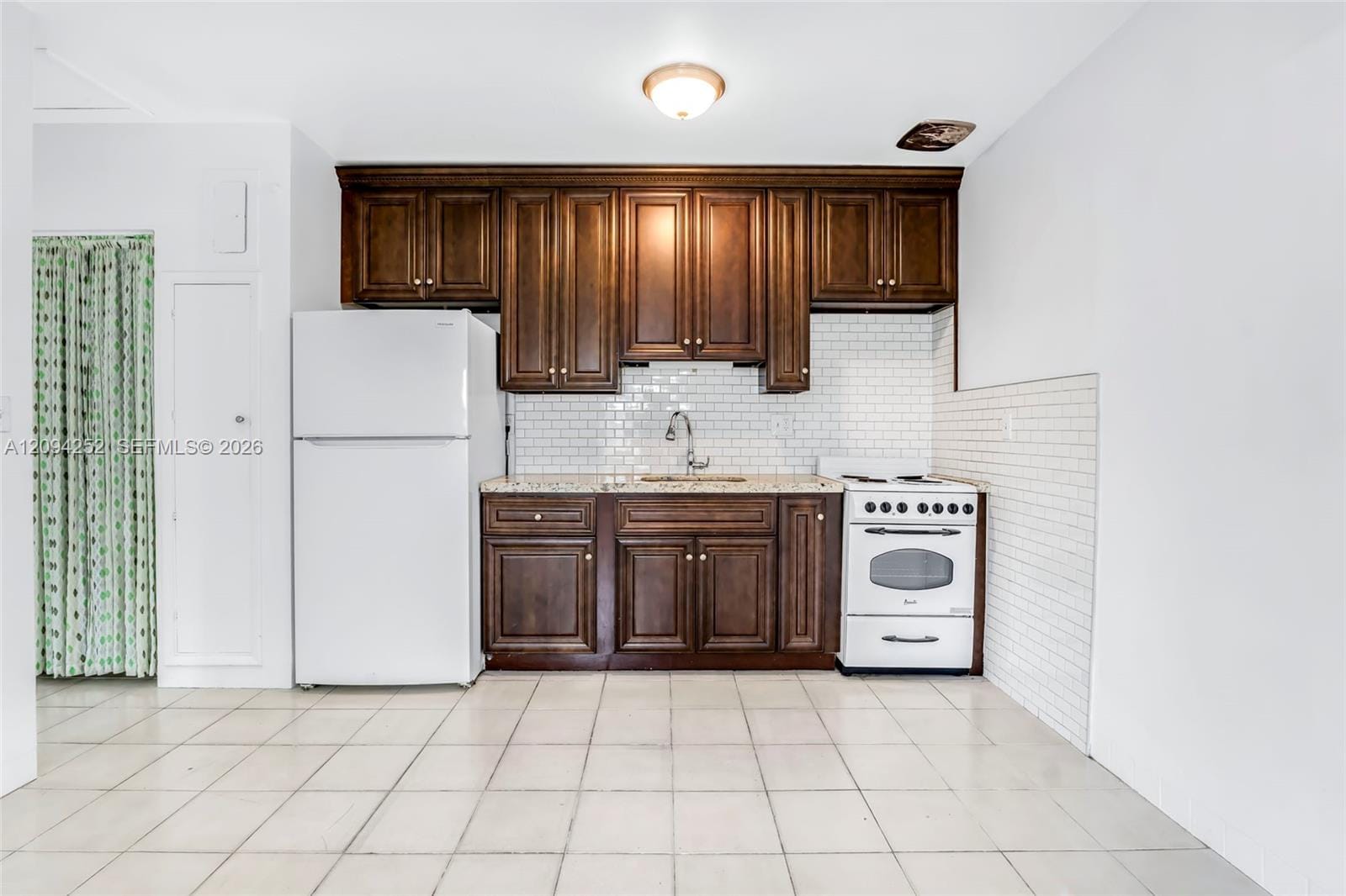 123 SE 2nd Avenue 1, Hallandale Beach, FL 33009 photo 4