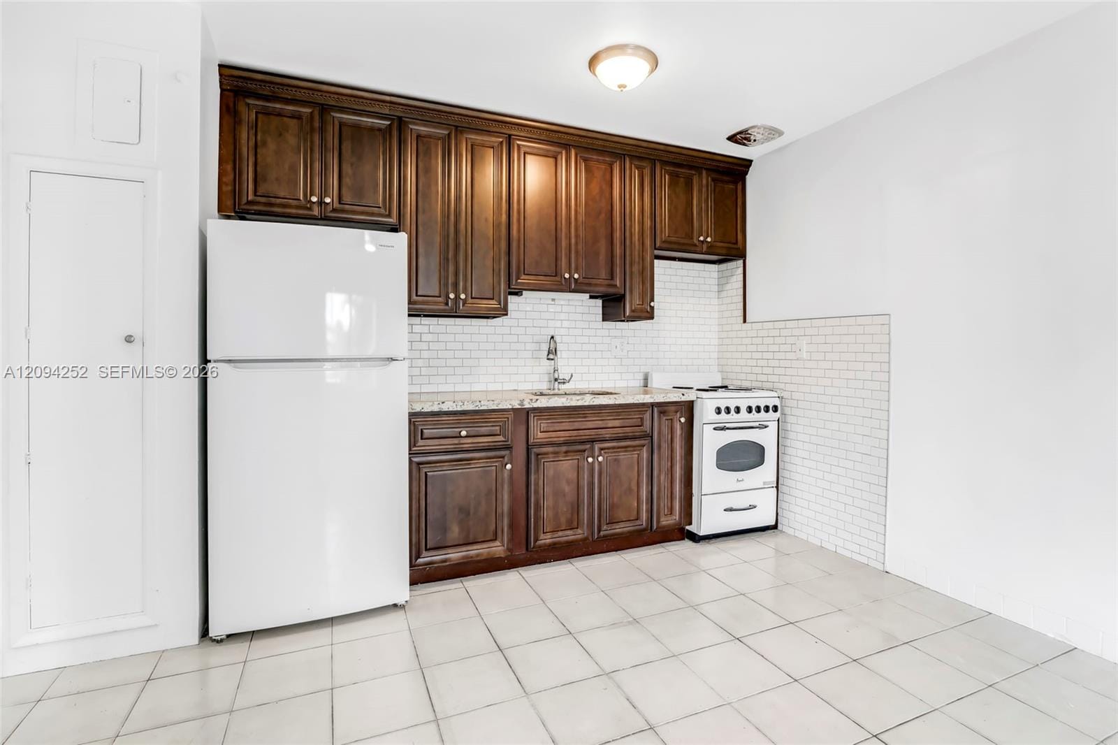 123 SE 2nd Avenue 1, Hallandale Beach, FL 33009 photo 5