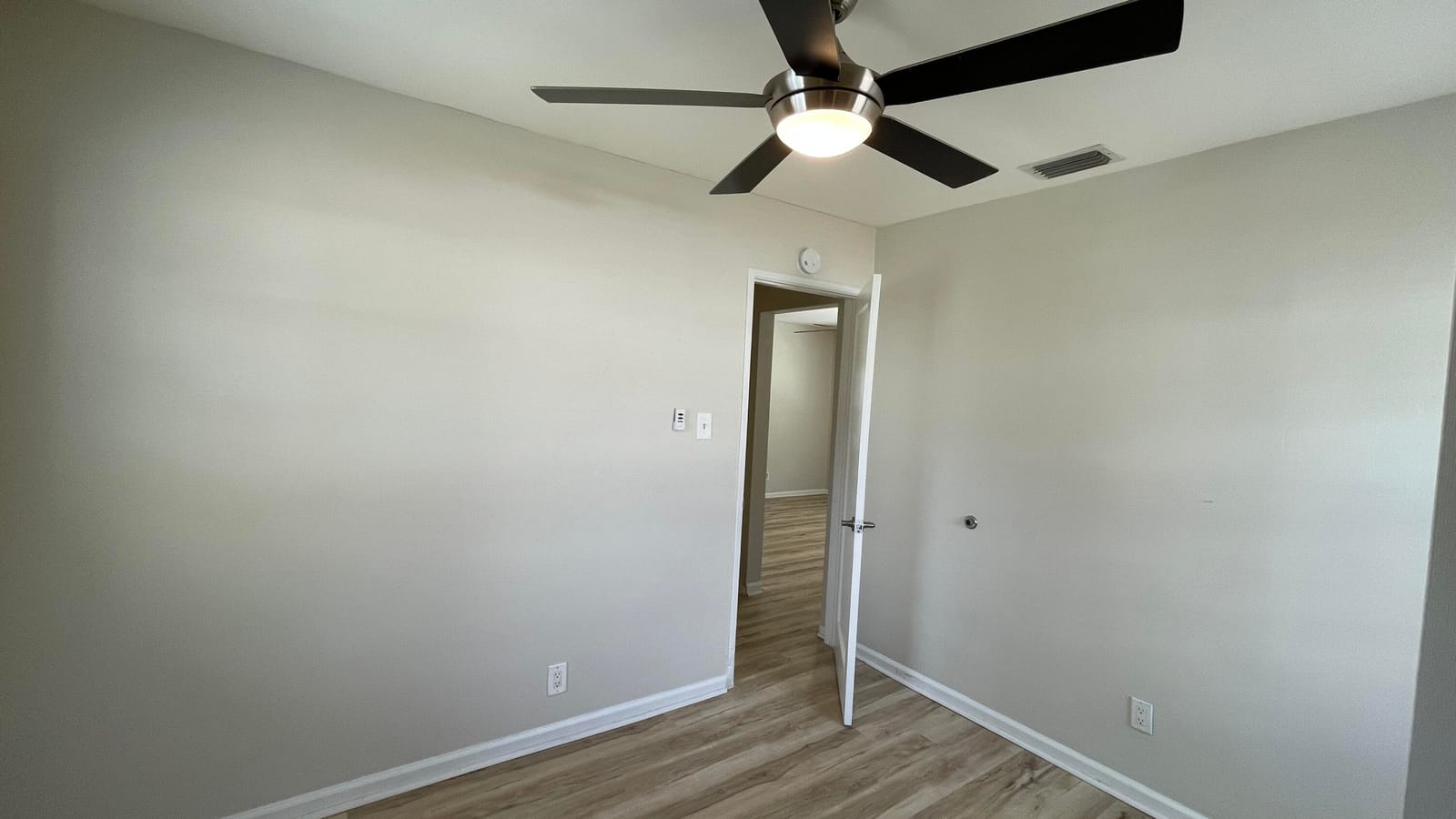 116 E CENTRAL Boulevard — photo 12
