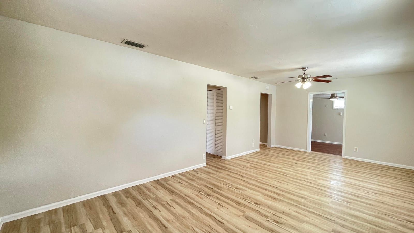 116 E CENTRAL Boulevard — photo 8