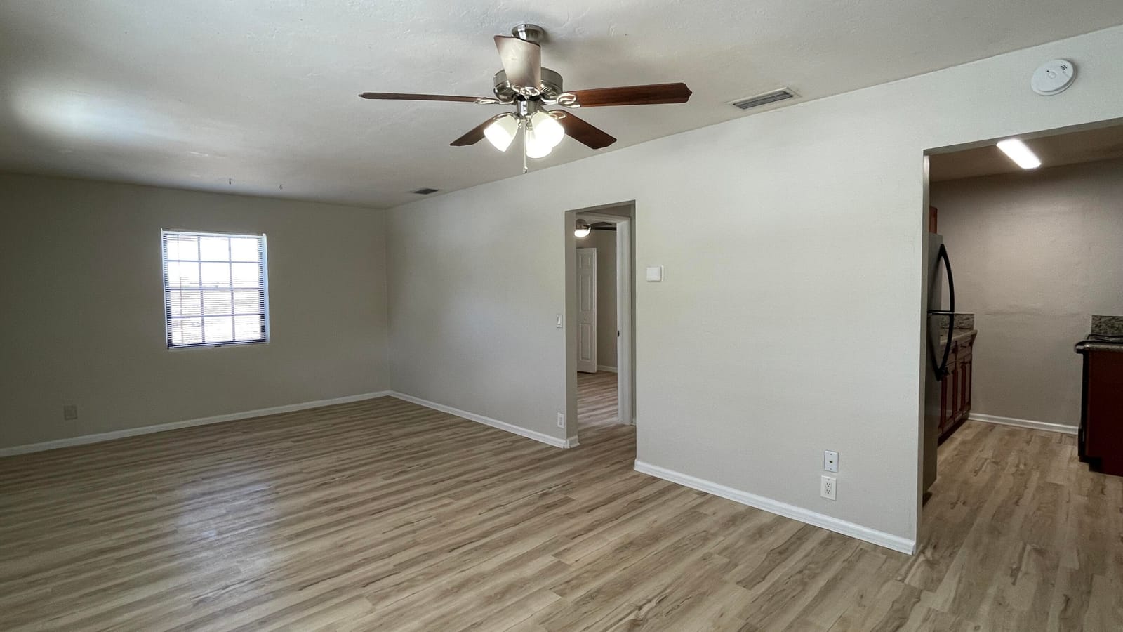 116 E CENTRAL Boulevard — photo 10