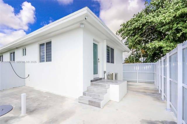 11001 SW 220th Street EFF, Miami, FL 33170