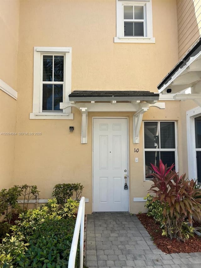 142 SE 28th Terrace 10, Homestead, FL 33033
