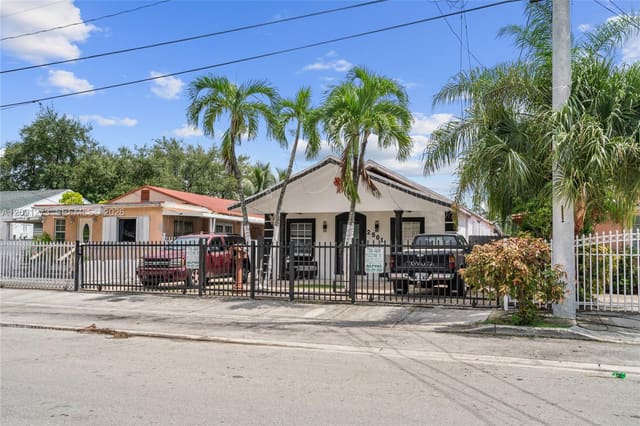 2501 NW 23rd Avenue, East Haven, Miami, FL