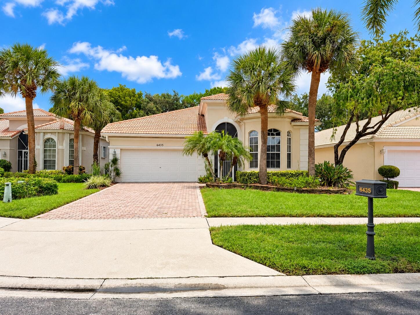 6435 EMERALD BREEZE Way — photo 1