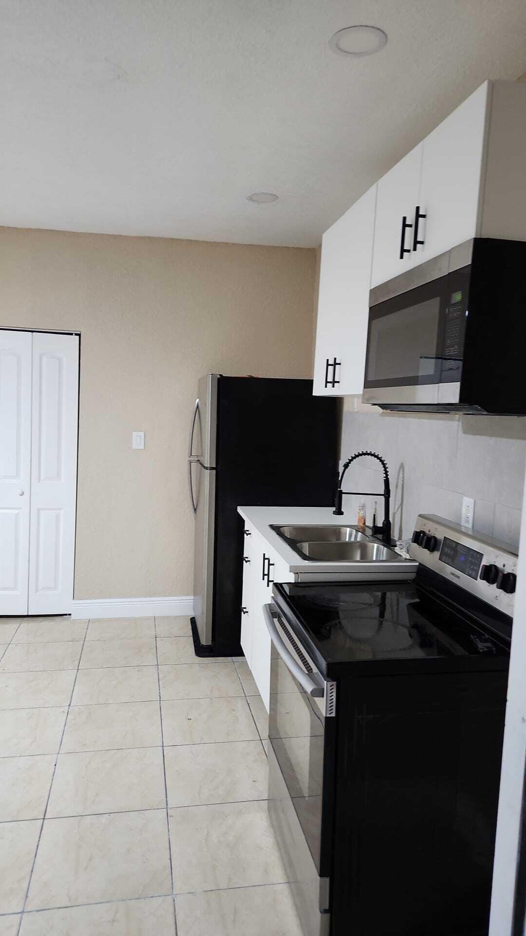 18515 NW 42ND Place unit 3, Miami Gardens, FL 33055 photo 3