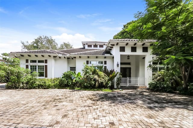 5 Summer Lane, Sewalls Point, FL 34996