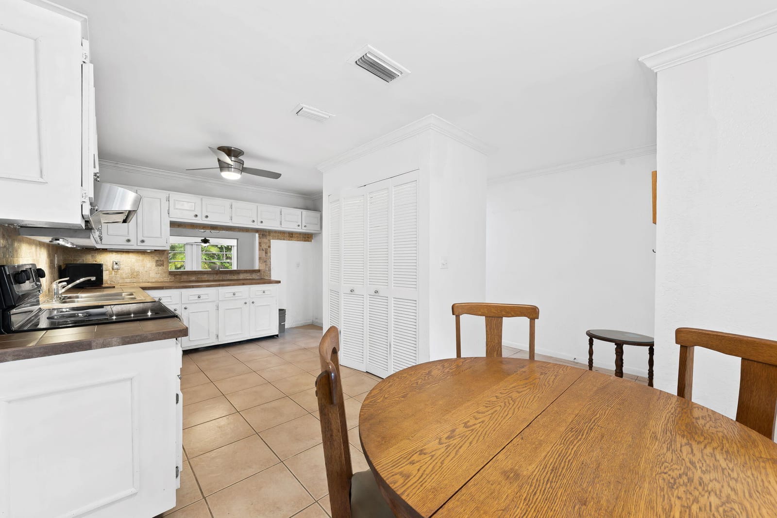 143 SE 7th Street — photo 8