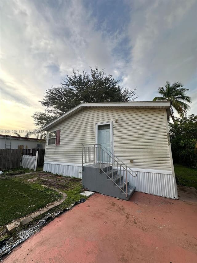 21631 NW 8th Court H, Pembroke Pines, FL 33029