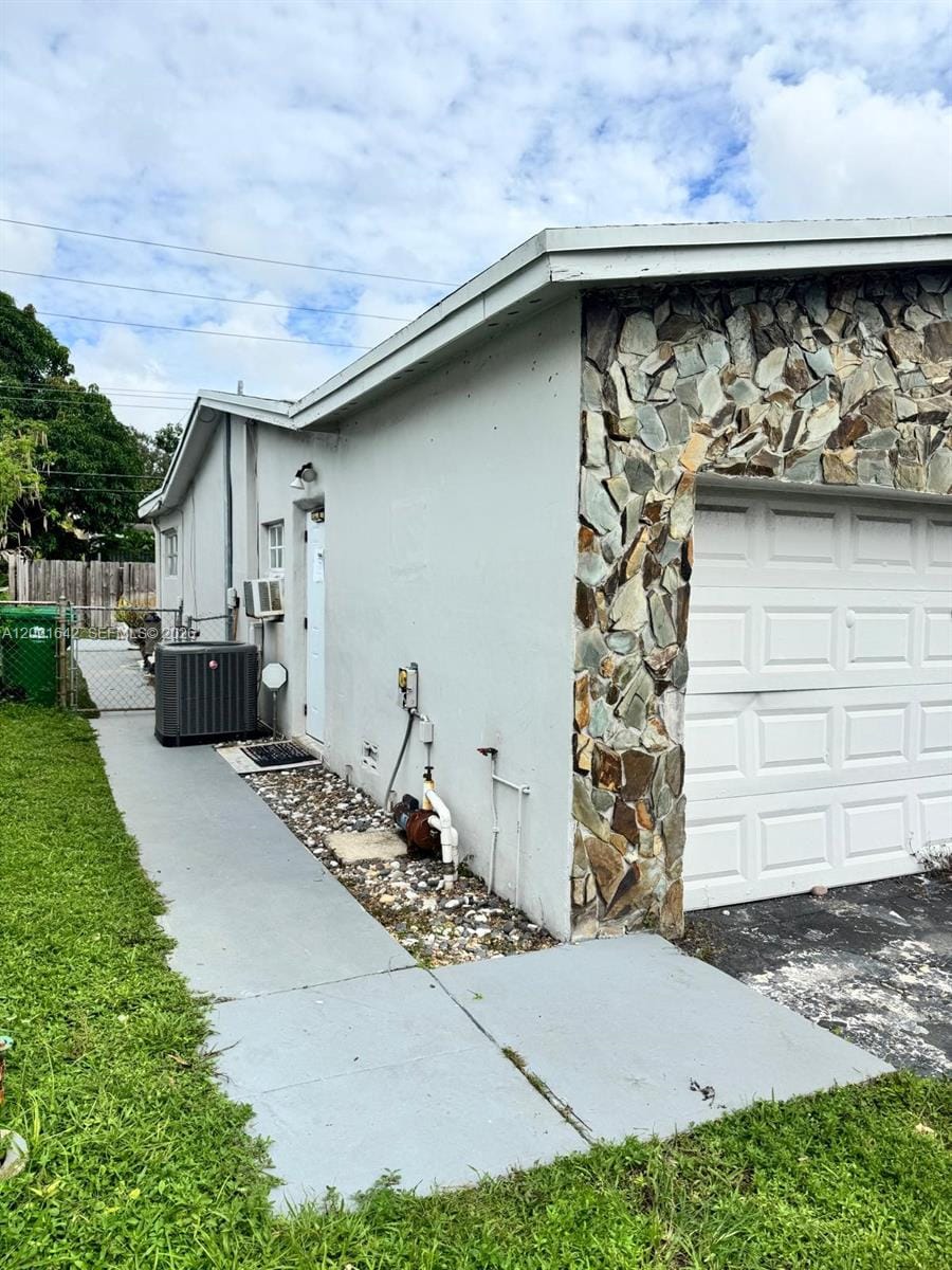 7321 Fairway Boulevard 1, Miramar, FL 33023 photo 9