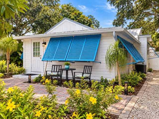616 SW CLEVELAND Avenue, Stuart, FL 34994