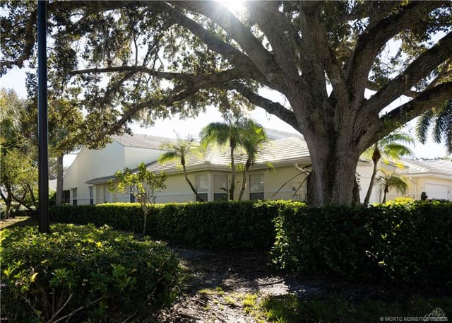 2425 SW Foxpoint Trail, Palm City, FL 34990