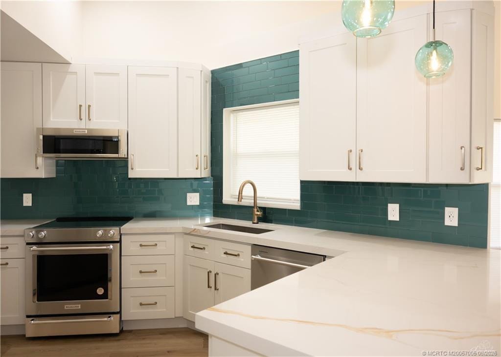 2425 SW Foxpoint Trail, Palm City, FL 34990 photo 8