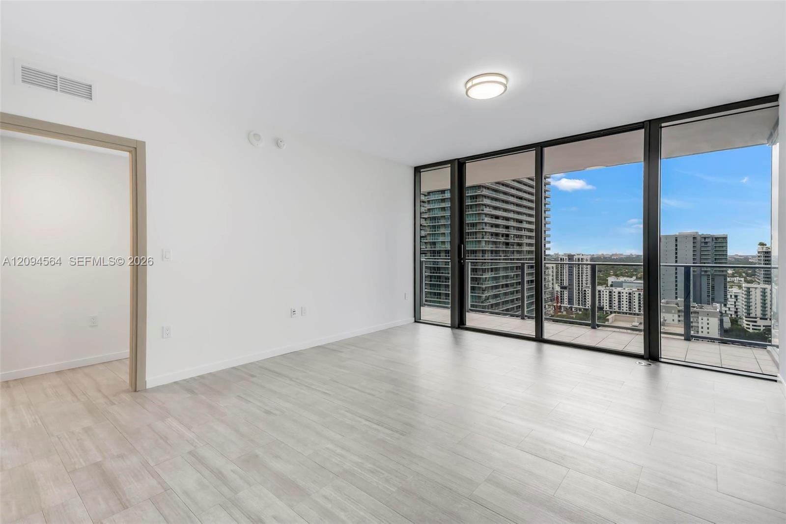 1000 Brickell Plaza 2304 — photo 2