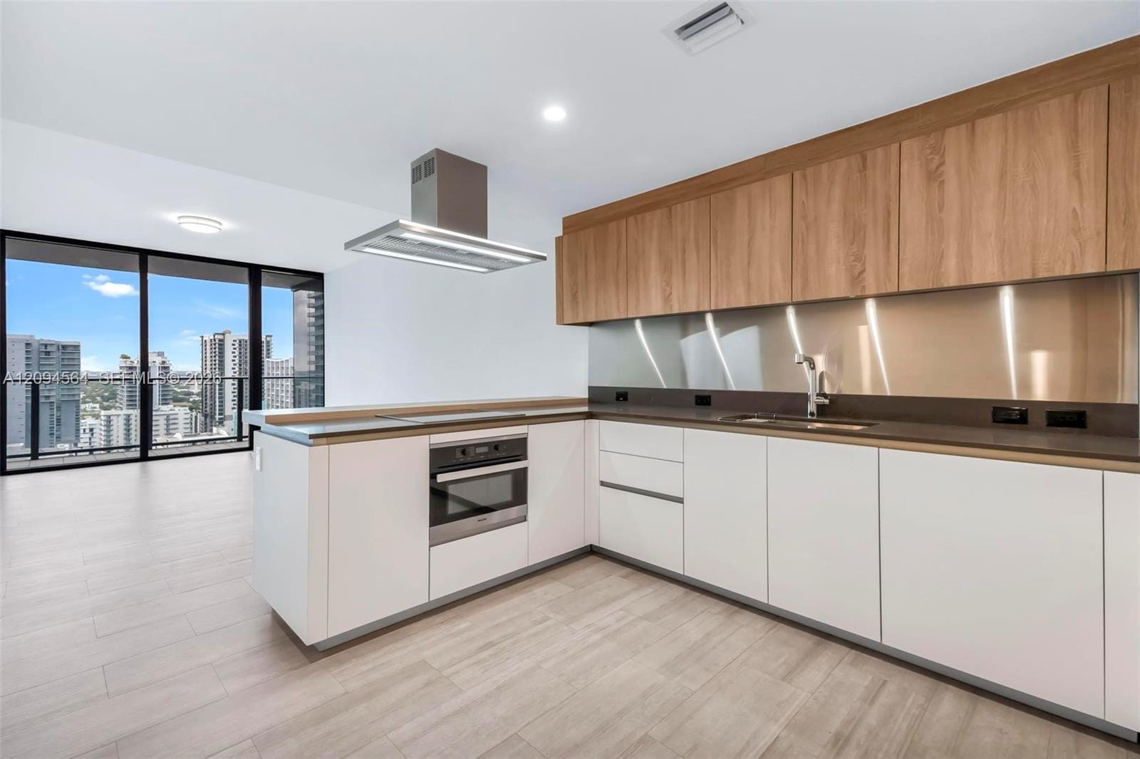 1000 Brickell Plaza 2304 — photo 8