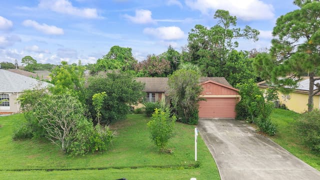629 SW RAY Avenue, Port St. Lucie, FL 34983