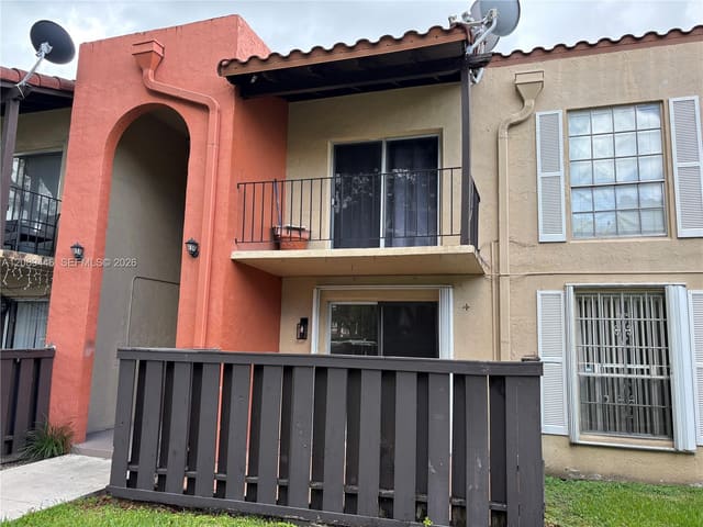 10824 N Kendall Drive S-26, Miami, FL 33176