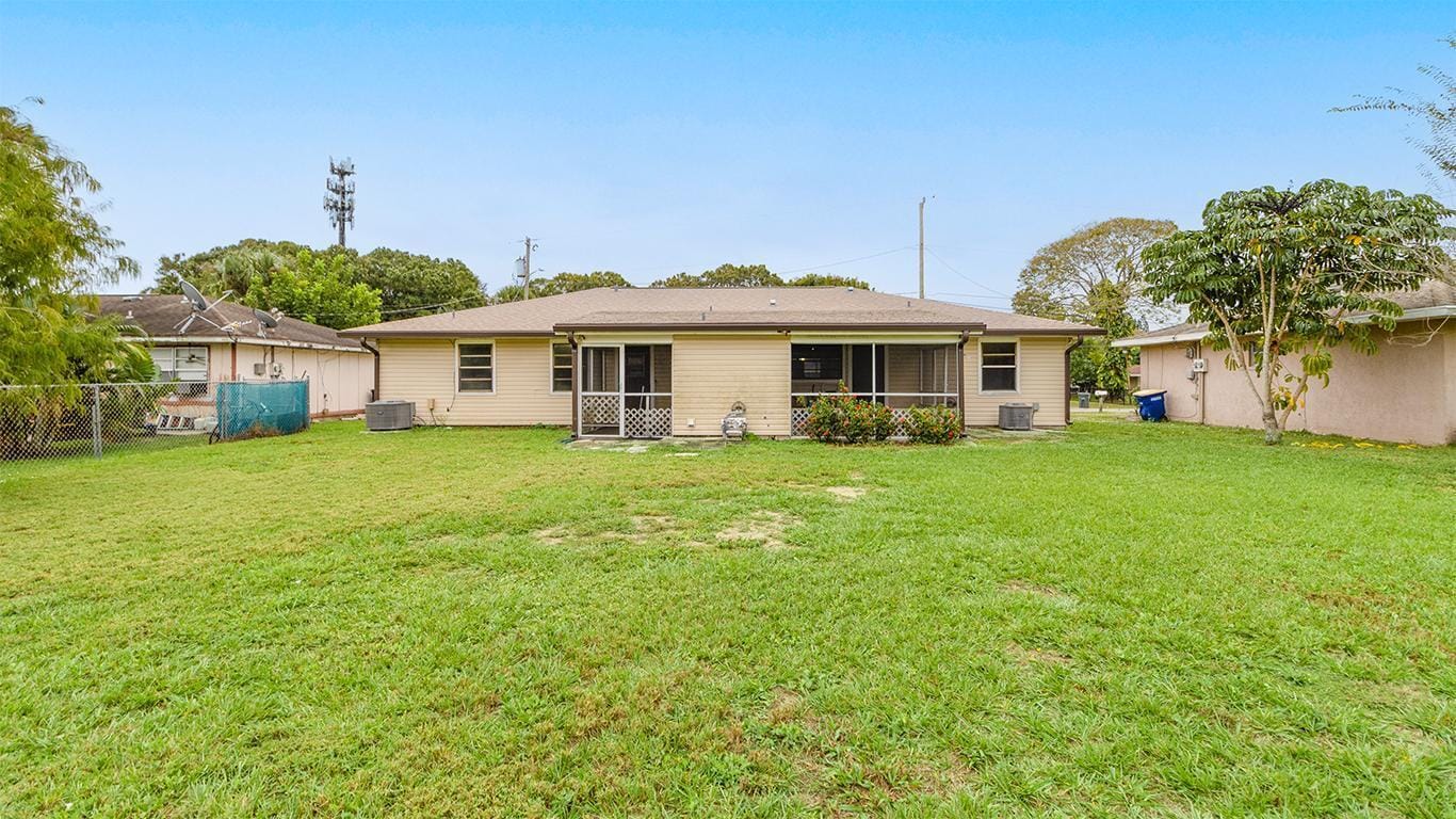 604 ROSELYN Avenue A, Fort Pierce, FL 34982 photo 4