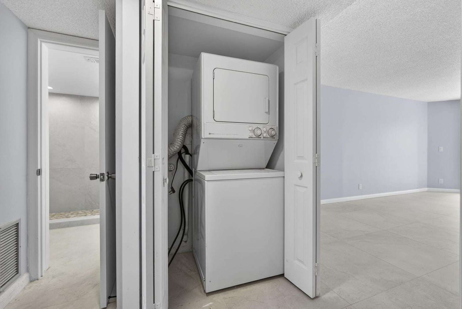 3590 Via Poinciana 202, Lake Worth, FL 33467 photo 17