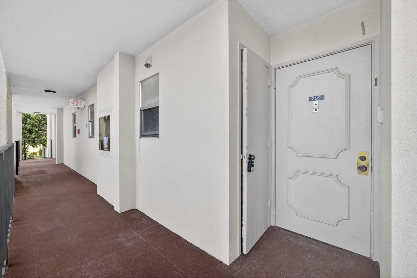 3590 Via Poinciana 202 — photo 9