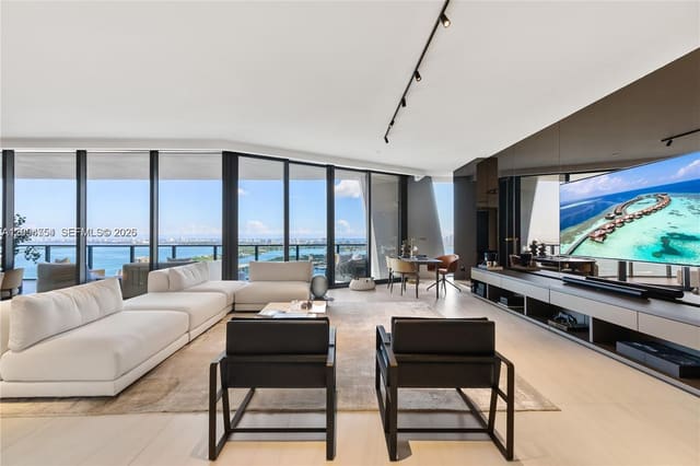 1000 Biscayne Boulevard 3502, Miami, FL 33132