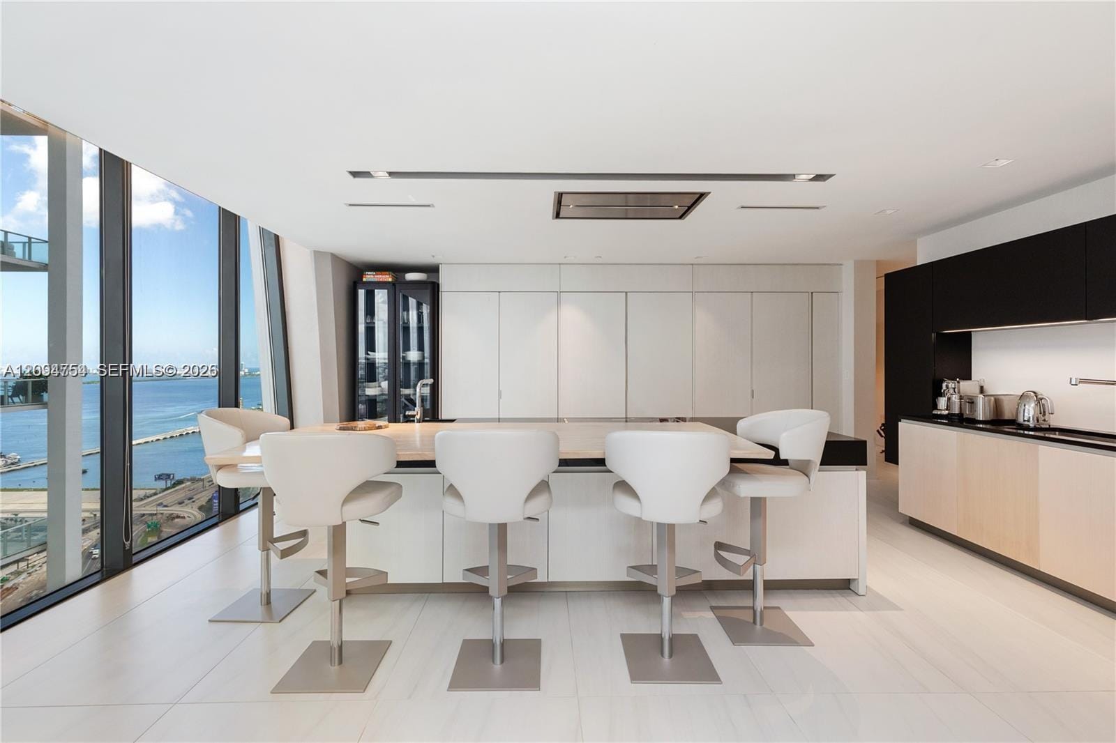1000 Biscayne Boulevard 3502, Miami, FL 33132 photo 17