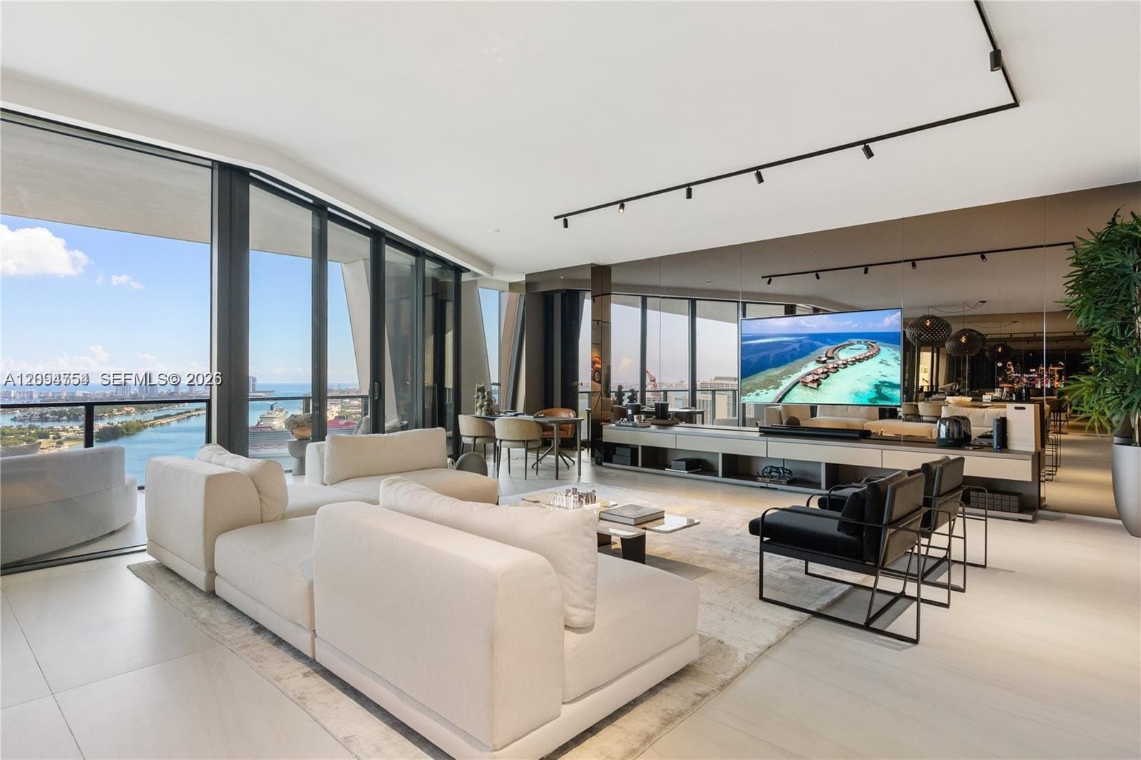 1000 Biscayne Boulevard 3502 — photo 3