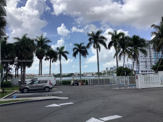 2801 NE 183rd Street 111W, Aventura, FL 33160