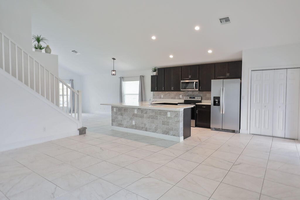 9725 Starboard Drive — photo 3