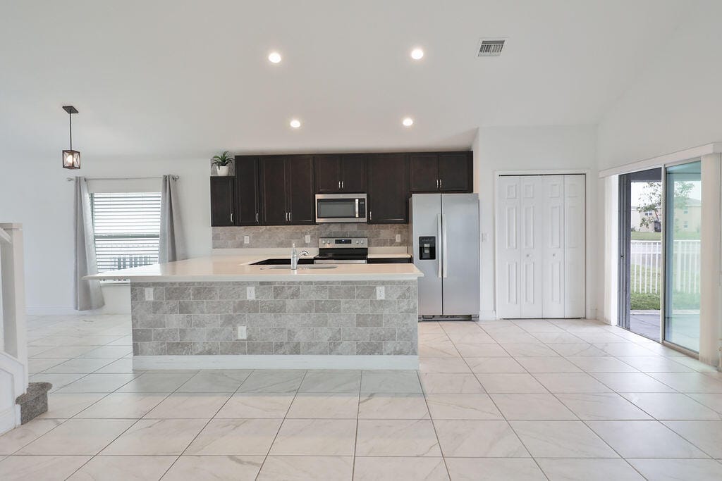 9725 Starboard Drive — photo 4