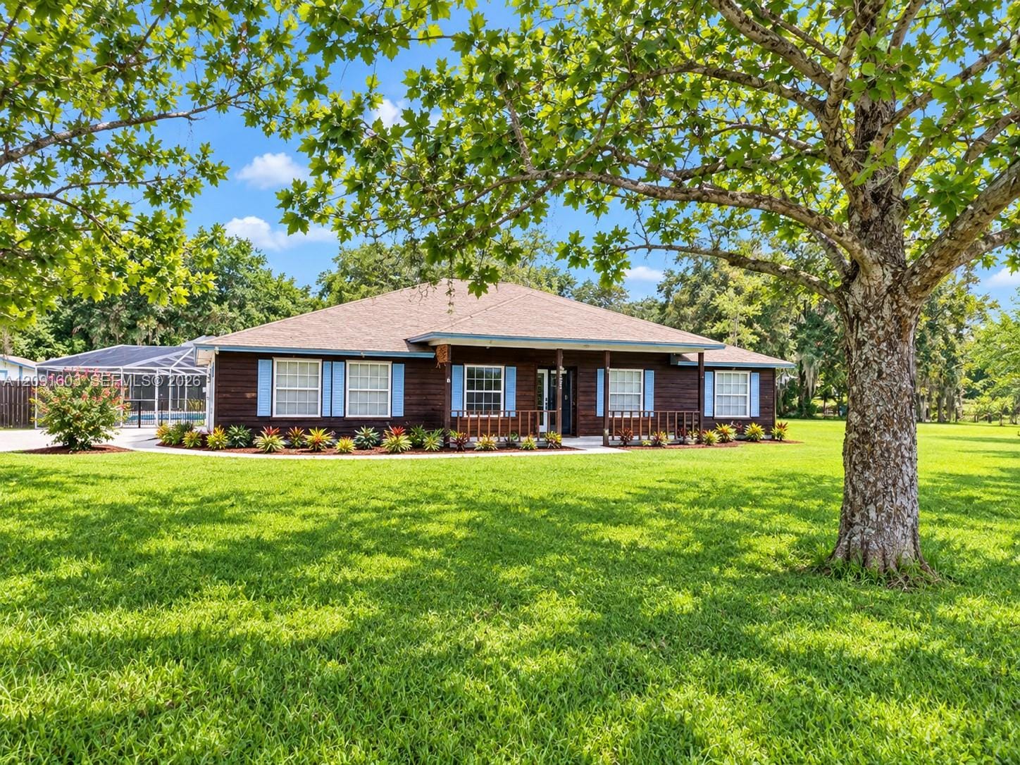 525 Hickory Drive — photo 1